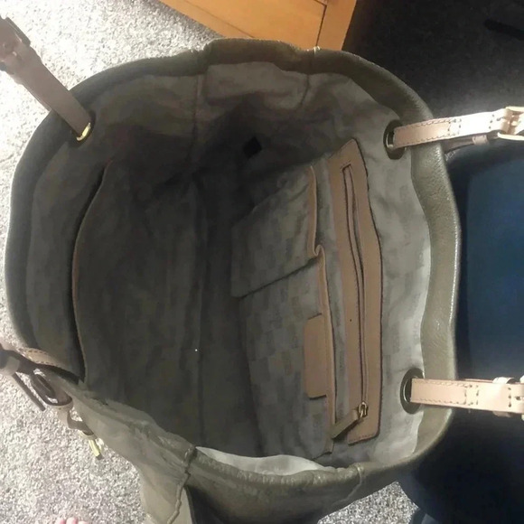 Michael Kors Bucket Bag - Picture 2 of 5